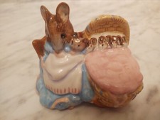 Beatrix Potter's "Hunca Munca" Beswick England 1951 Mouse with Babies Figurine