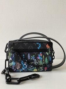 louis vuitton mini trunk