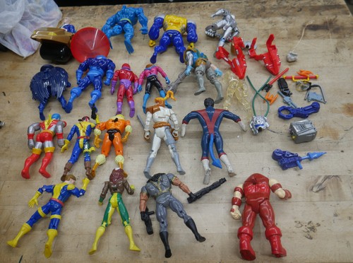 LOT 20 MARVEL FIGURINES BEAST MAGNITO JUGGERNAUT GAMBIT CABLE WOLVERINE OTHERS - Picture 10 of 11