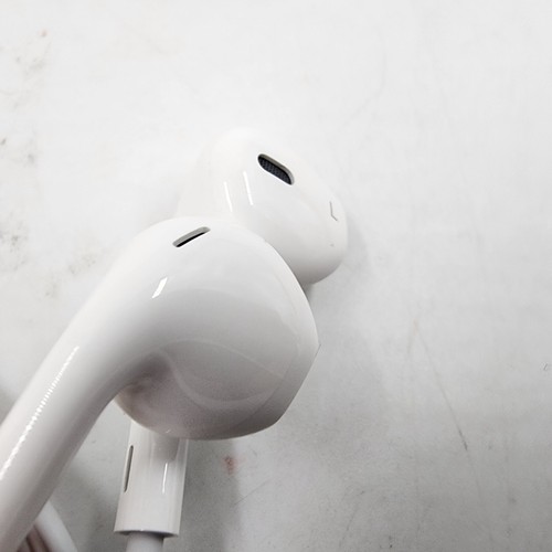 Apple - EarPods with Lightning Connector - White - Zdjęcie 11 z 14