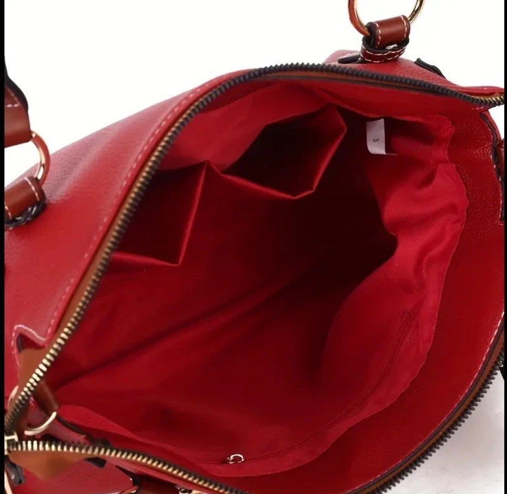 Новая сумка через плечо из шагреневой кожи красного цвета с насадкой для ключей и дополнительным ремешком - Изображение 3 из 4