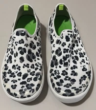 Women’s OOFOS Oomg Leopard Shoes Size 8 FREE SHIPPING