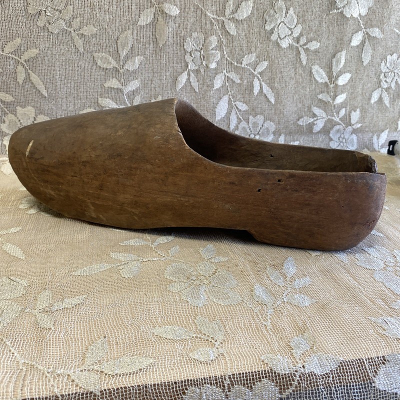 Antique Hand Carved Wooden Clog Shoe Prim Folk Art Shoe GREAT LOOK!!! 13”