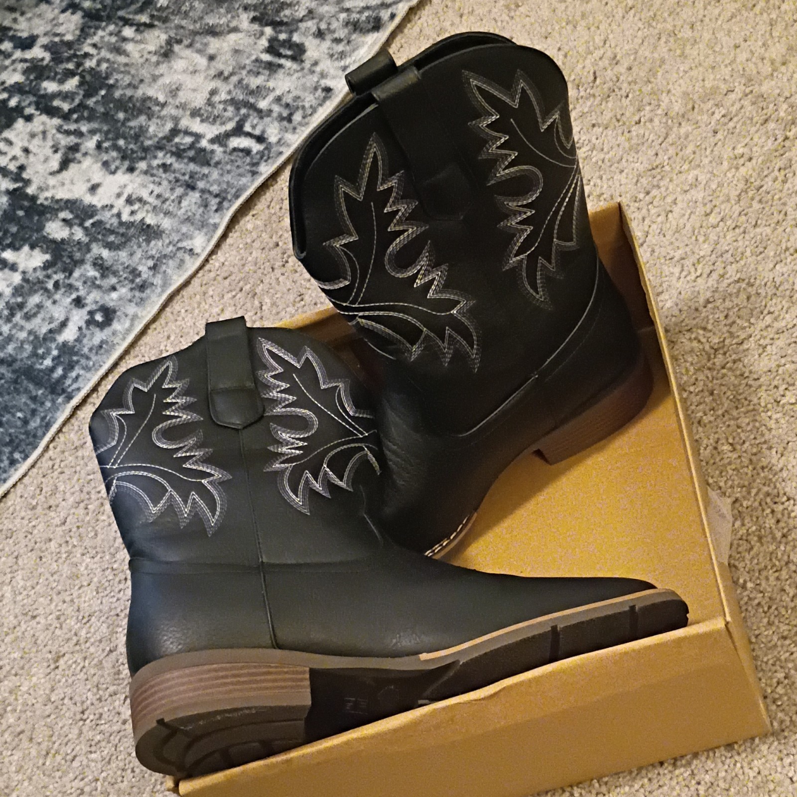 Men's Western Pull On Black Leather Mid-Calf Boots Embroidered Size 10