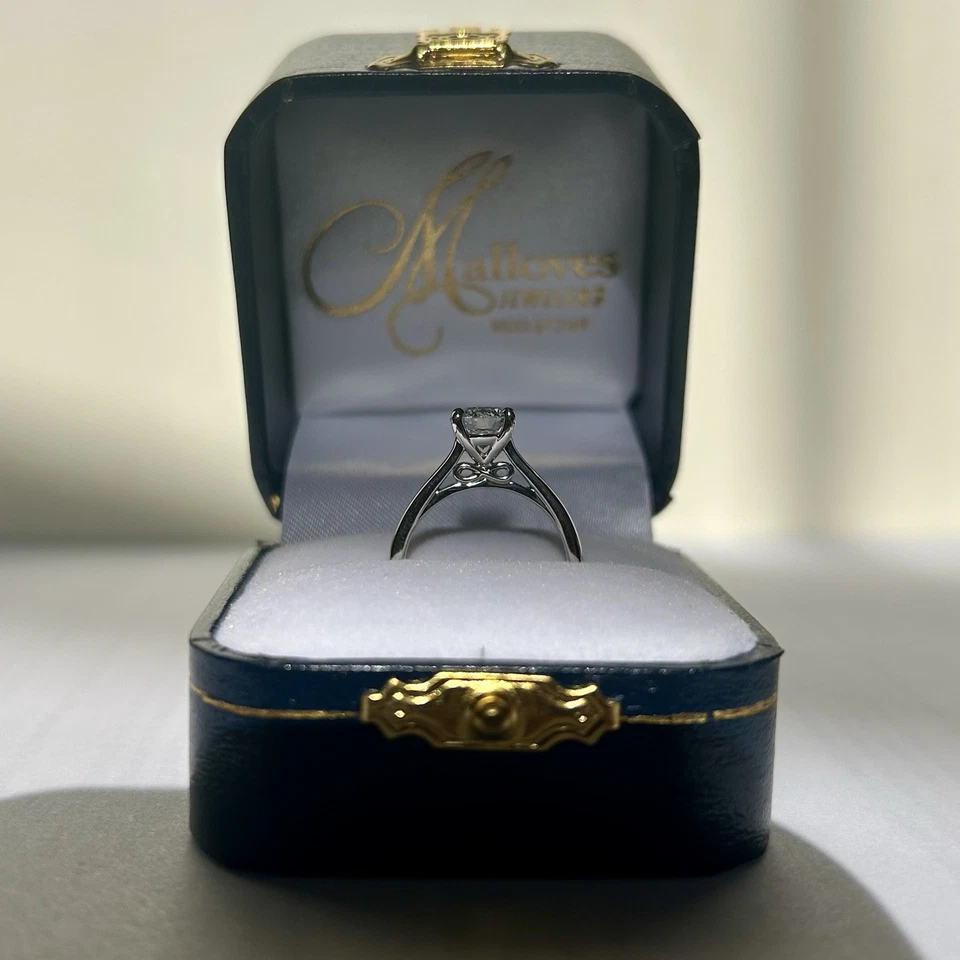 Diamond Ring 1.00 CARAT Lab Grown Round VS 2/F,14kt White Gold Infinity Solitare - Image 2 of 4