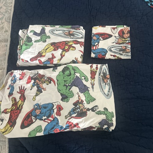 Pottery Barn Kids Marvel Quilt, Pillowcase, Flat & Fitted Sheets Super Hero Set - Picture 6 of 14