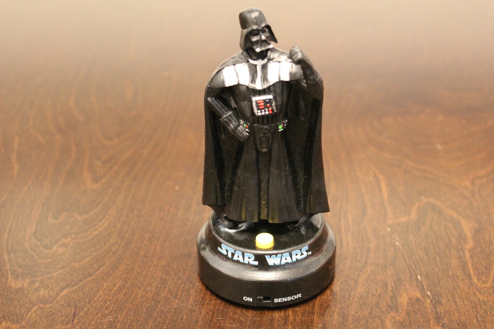 Star Wars Darth Vader Figurine Electronic Statue 2006 Works! (READ DISCRIPTION)