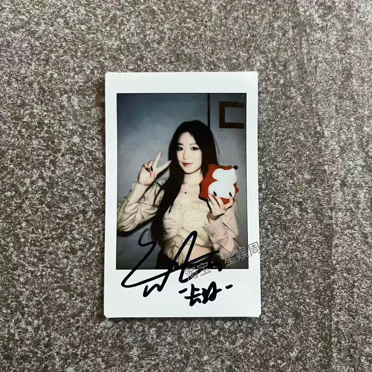 GIDLE アイドゥル シュファ 直筆サインポラロイド s-l1200.jpg