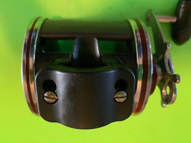 Moulinet De Pêche Penn Special Senator 112H – 3/0H – Bakélite – Avec Support Canne – Occasion USA