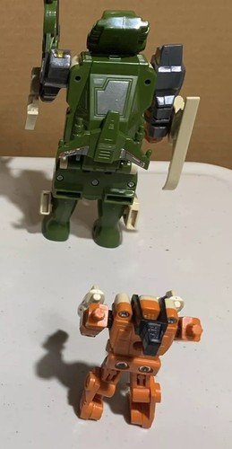TRANSFORMERS MEGA Pretender Crossblades - Picture 2 of 3