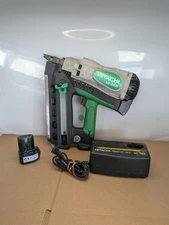Hitachi NR90GR 3-1/2" Gas Strip Nailer In Hard Carry Case P23