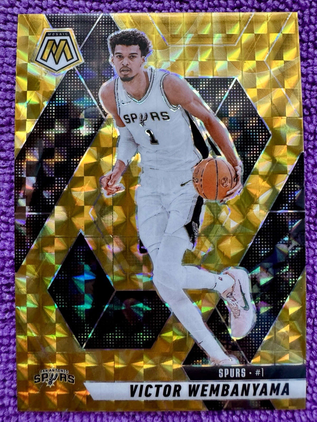 Victor Wembanyama 2024-25 Mosaic Reactive Yellow #31 — Clean Well-Centered Spurs