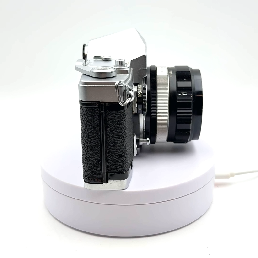 Konica Auto-Reflex (Autorex) P 35mm Film Camera Hexanon 52mm f1.8