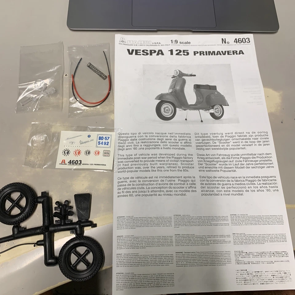 VESPA 125 Primavera ITALERI 1:9 - 4603 | NUOVO | Modellino Collezione Da Montare - Immagine 4 di 4