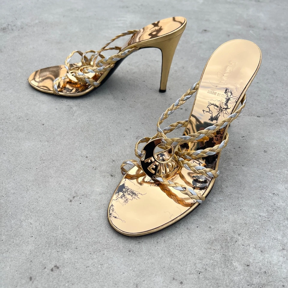 Fendi | Autentico Vintage Oro Argento Logo Hardware Intrecciato Tacchi con Cinturino (37,5) - Immagine 4 di 4