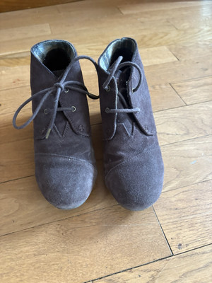BOBS by SKECHERS Women's Brown Suede Boots  Memory Foam Lace Up Sz 8