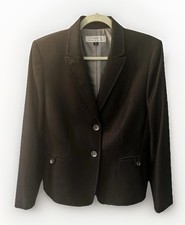 TAHARI Aurthor S Levine Woman s Blazer Size 10. Beautiful Silver Grey.