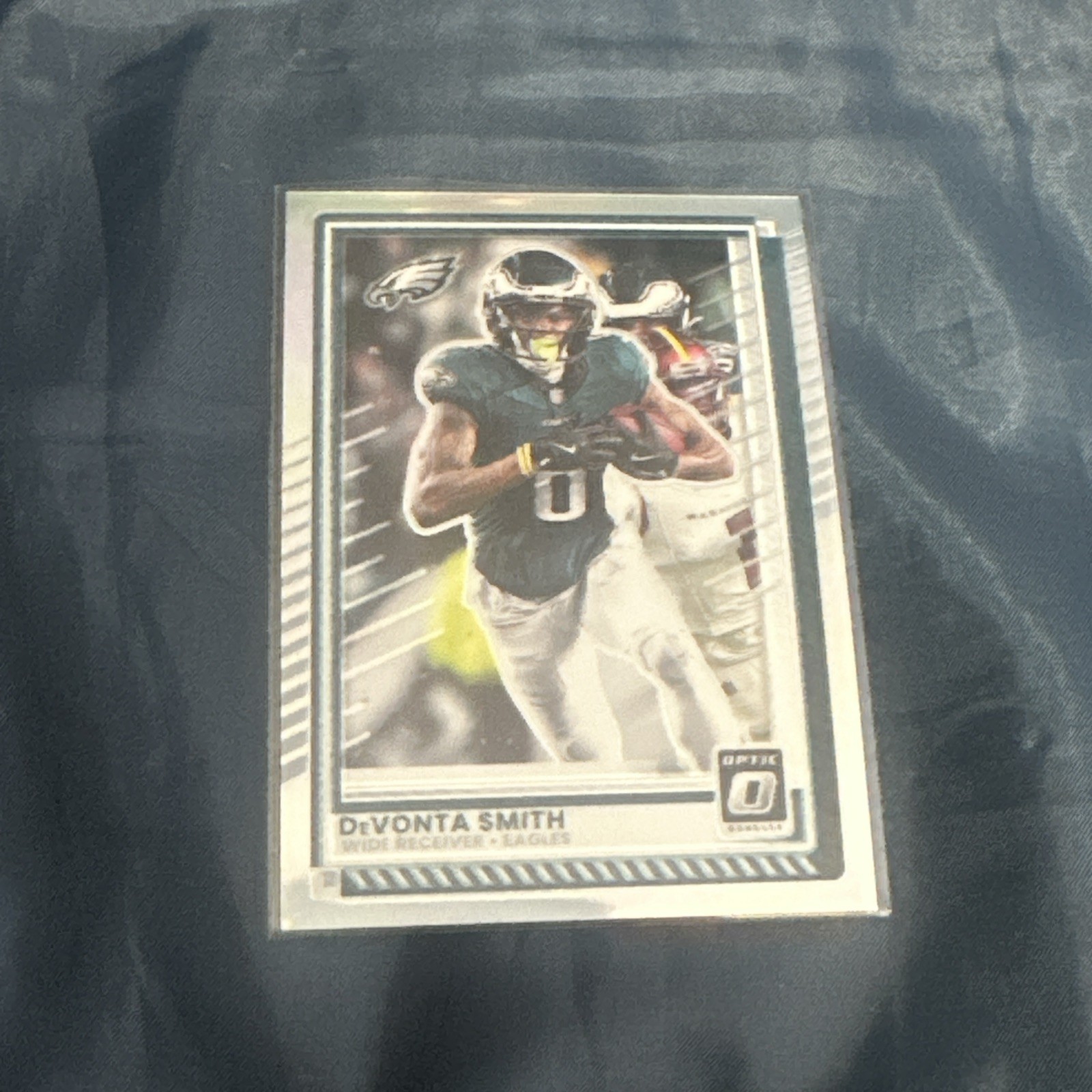 2025 Donruss Optic #28 DeVONTA SMITH 'SILVER HOLO PRIZM' CARD! EAGLES