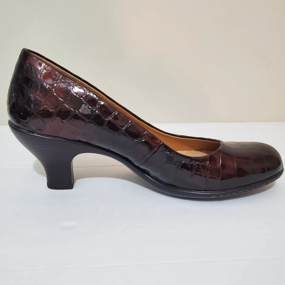 Zapatos de salón Softspots marrón charol en relieve imitación cocodrilo carrera 8,5 nuevos sin caja Foto 2 de 4
