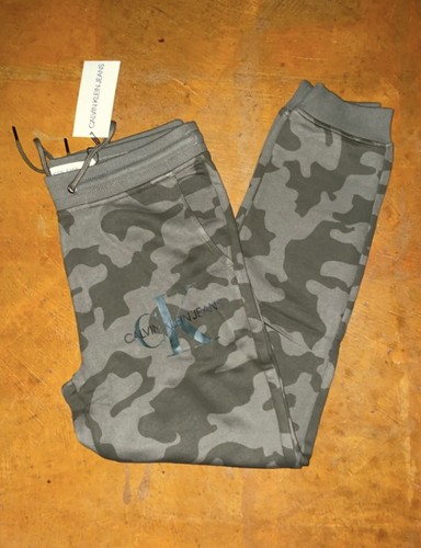 Calvin Klein Classic Monogram Logo Camo Print Fleece Joggers, Men's Size Medium - Picture 3 of 3