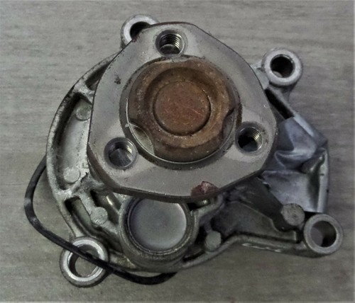 VW Fox Polo 9 Cordoba Skoda Fabia Roomster Wasserpumpe Kühlmittelpumpe 03D121005