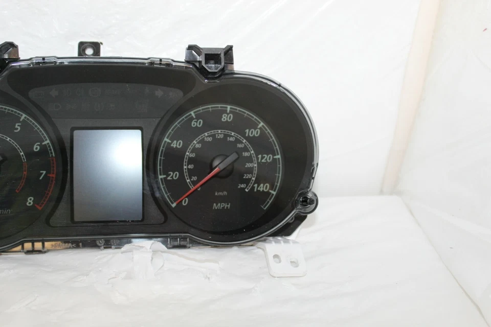 Speedometer Instrument Cluster Gauge 2014 2015 Mitsubishi Outlander 11,026 Miles - Image 3 of 4