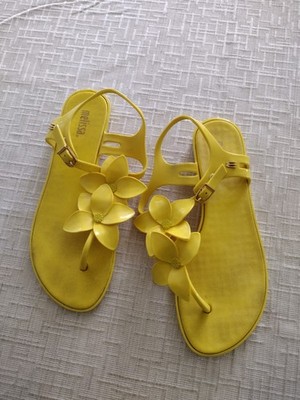MELISSA Jelly Solar Hawaii Yellow Floral Toe Post Sandals size 6