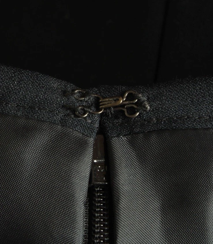 Falda para mujer Calvin Klein 4 rayas claras forrada a lápiz azul marino” Foto 4 de 4