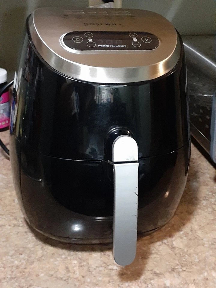 Freidora de Aire Rosewill Eléctrica Digital 3.7 Cuartos con Pantalla Táctil LED, 1350 vatios Foto 2 de 4