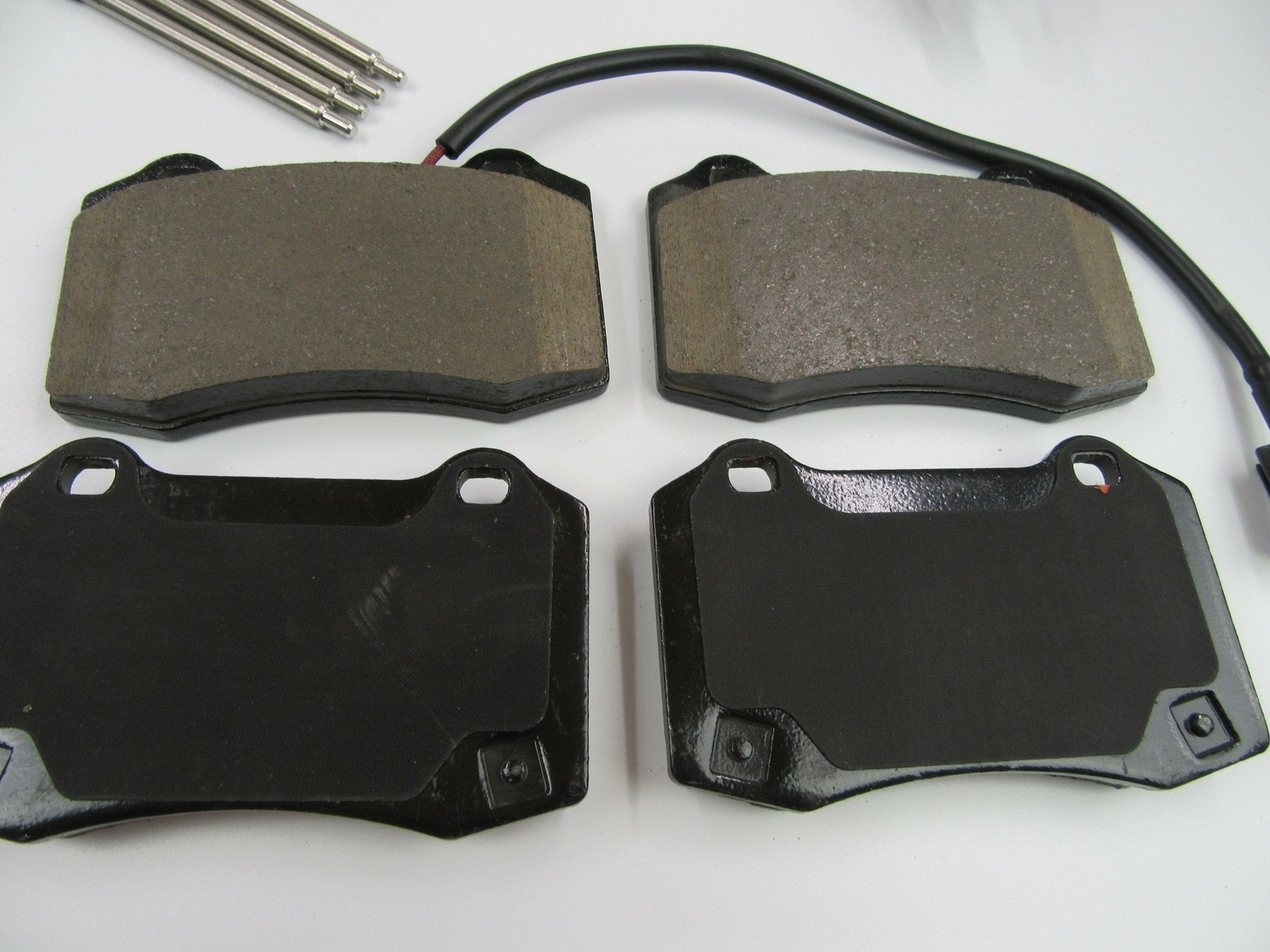 Maserati Ghibli Quattroporte front rear brake pads filters wiper blades 590