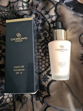 Oriflame  Giordani Gold Liquid Silk Foundation SPF 12 Porcelain - 30ml