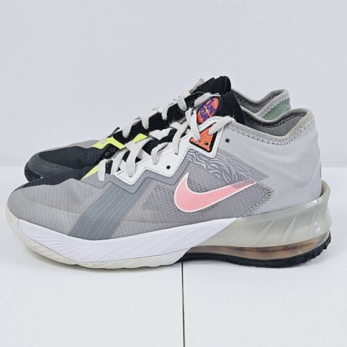 Kid's Nike Lebron 18 Low Bugs vs Marvin Space Jam Shoes Size US 7Y PreOwned  - Foto 1 di 9