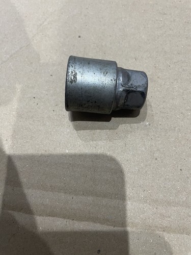 Vauxhall Alfa Romeo Renault Locking Wheel Nut Key - Letter E Code 105 - Picture 3 of 3