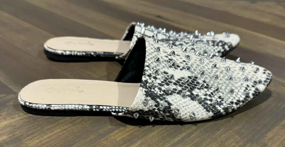 Женские туфли на плоской подошве из змеиной кожи Qupid размер 8,5 без шнуровки черно-белые - Изображение 4 из 4
