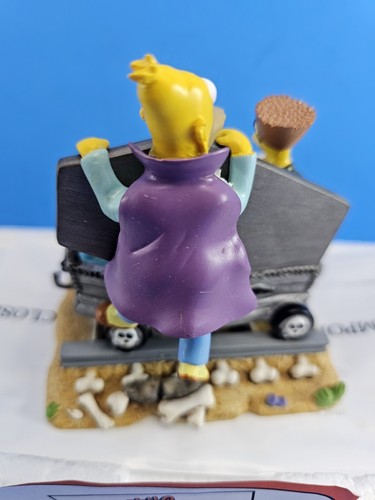 The Simpsons Halloween Train Of Terror Hamilton Collection "Oh, Precious Blood" - Picture 5 of 7