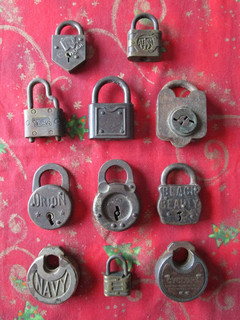 11) Early 1900's Miller CYCLOPS Aetna BLACK BEAUTY Orion NAVY padlock NO KEYS