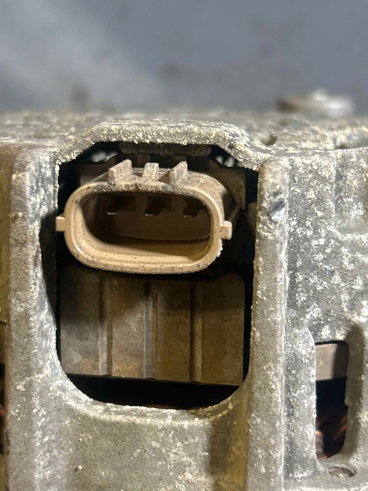 Fits 2014-2016 Mazda 6 Alternator OEM:PE0118300 Foto 2 de 4