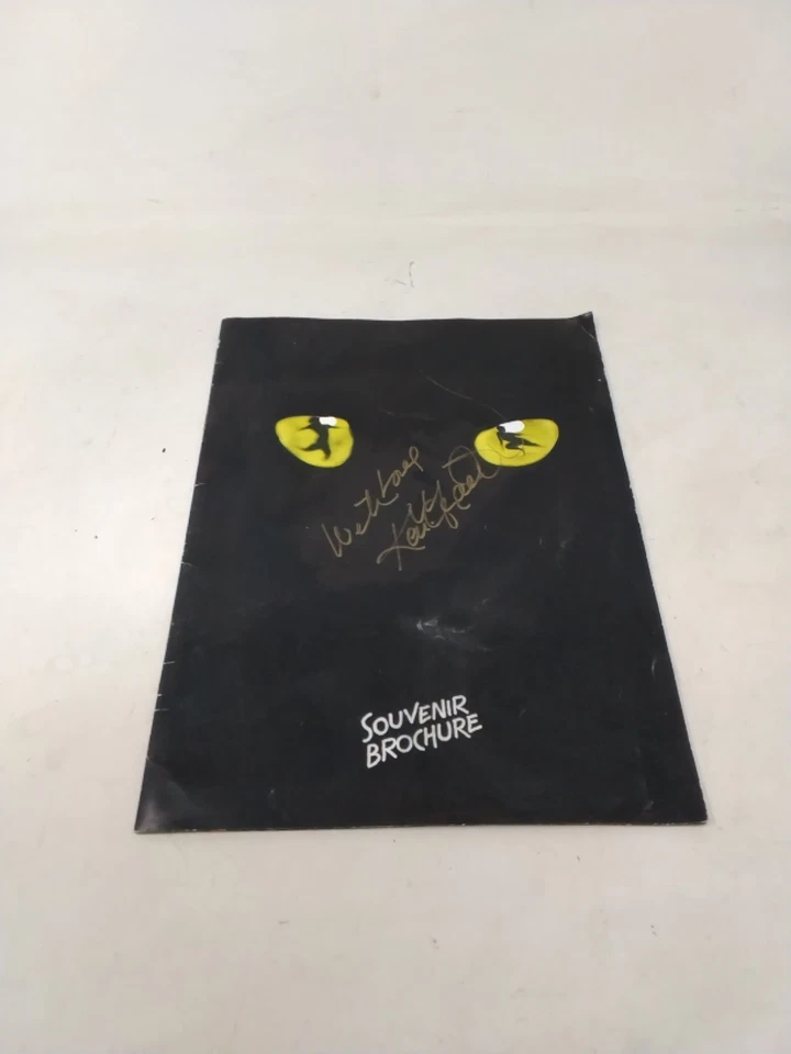 Signed CATS Souvenir Brouchure (1991 Edition) + VHS Tape - Image 3 of 4