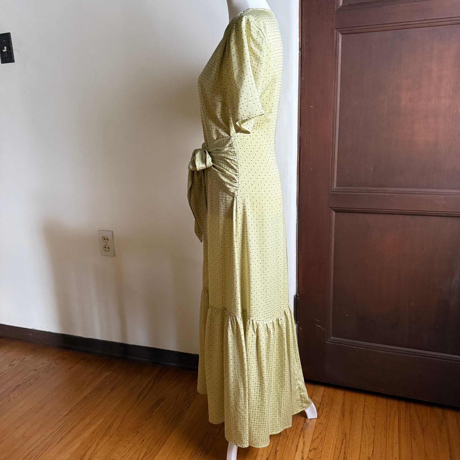 LOVE, WHIT | Citron Dot Yellow Jacquard Tie Front Ruffle Hem Midi Dress | Small