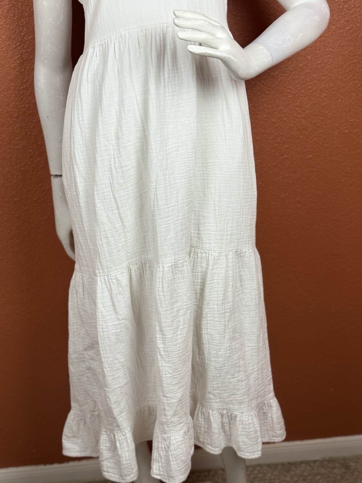 Universal Thread White Tiered Ruffle Sleeveless M… - image 10