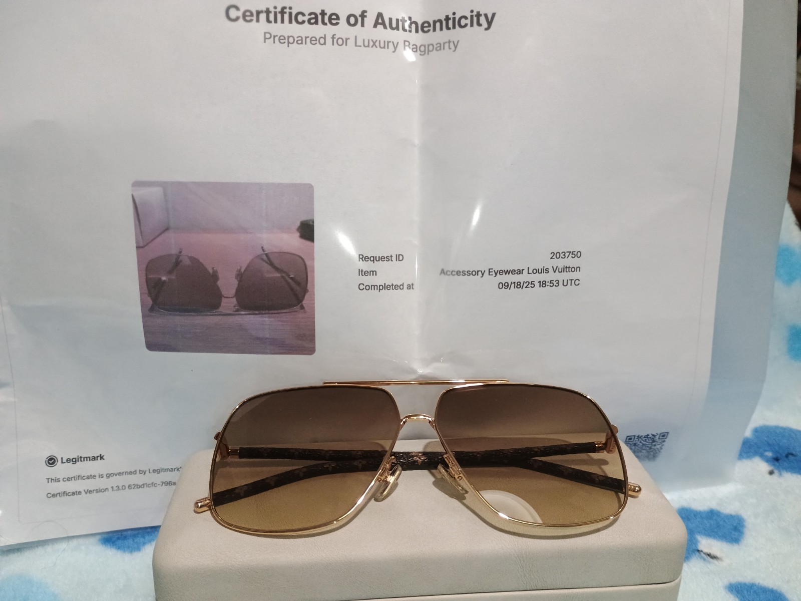 Authentic Louis Vuitton Aviator Gold Sunglasses - image 1