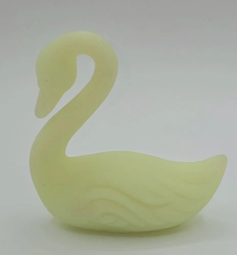 Vtg FENTON Green Satin Custard Uranium Glass SWAN Figurine GLOWS