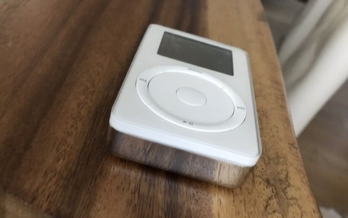 iPod Classic 2a Generazione 20Gb (20 GB Touchwheel) - Picture 4 of 9