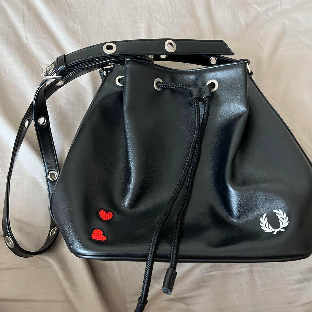 訳あり フレッドペリー amy winehouse ショルダーバッグ 美品 レディース 