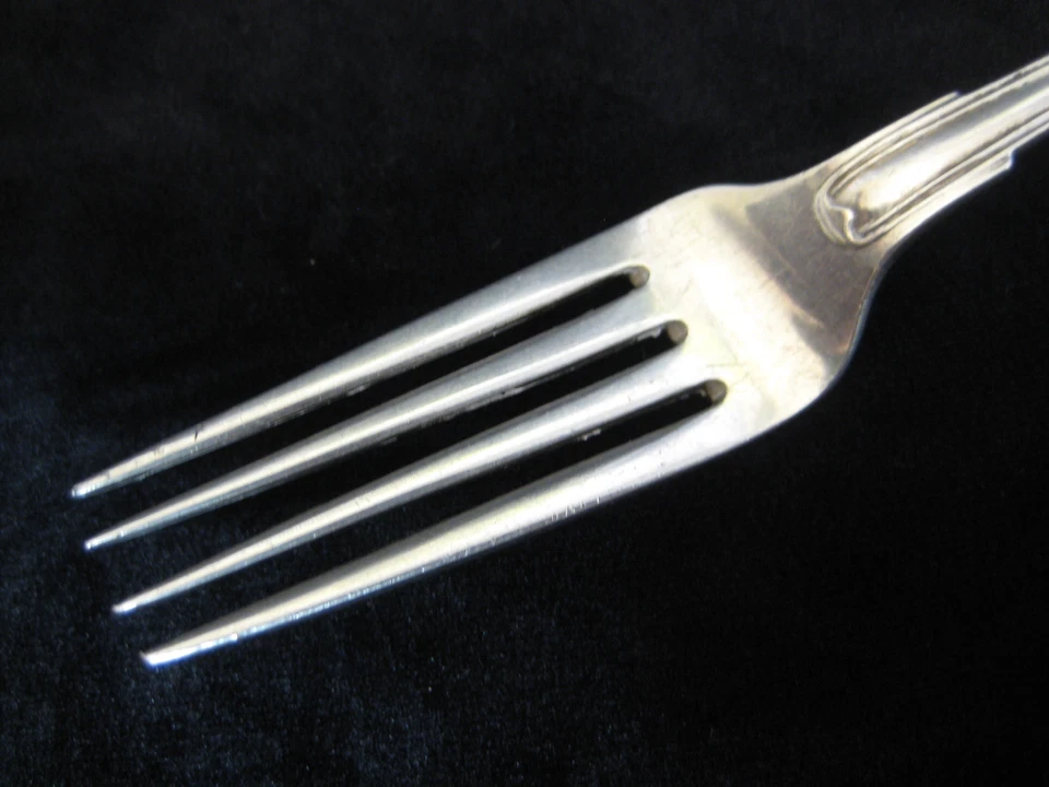 Antiguo tenedor de plata danés P. Hertz Dinamarca - plata 826, 6 3/4" de largo, 60 gramos Foto 2 de 4