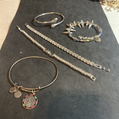 Bracelet Lot Alex And Ani Crystal And Silver Bracelet B145 - Picture 9 of 9