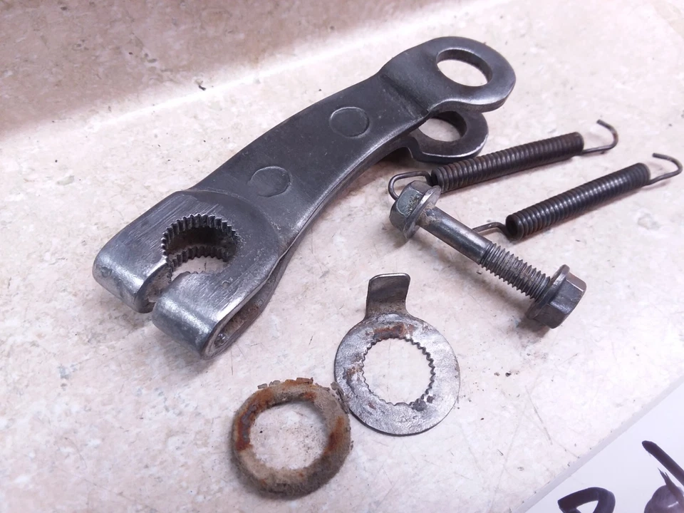 Lote de herrajes de brazo de placa de freno trasero Honda 250 XL XL250 XL250S 1980 ANX-C44 Foto 2 de 4