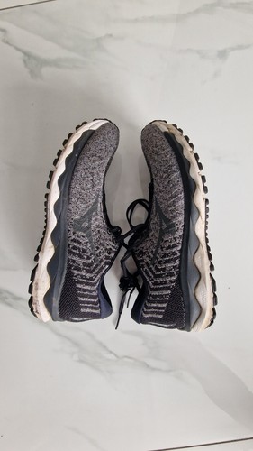 MIZUNO Mans Size 8.5 UK 42.5 WAVE SKY 3 WAVEKNIT Running Shoes Grey - Picture 10 of 13
