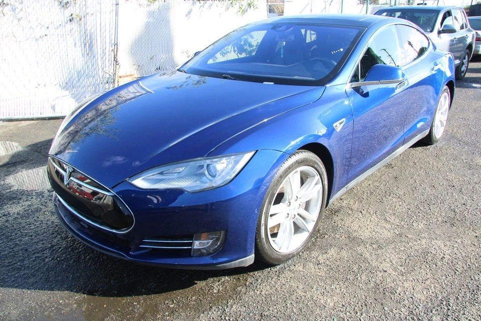 2015 特斯拉 Model S 85 — 第 2/4 张图片