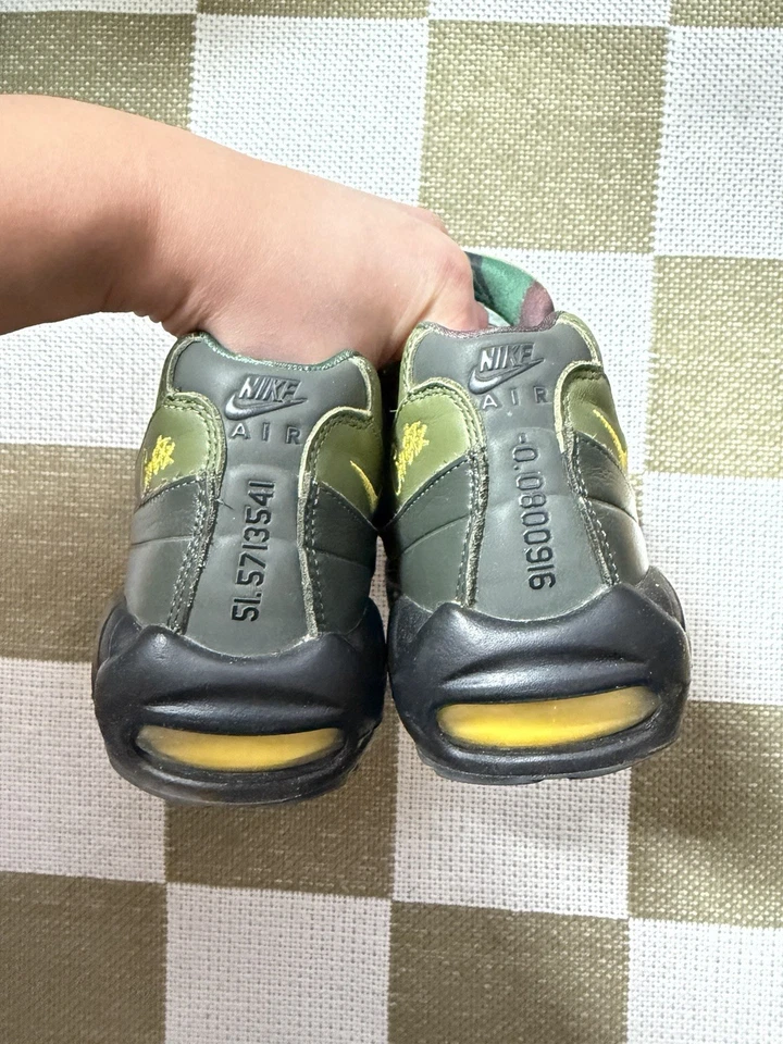 Nike Air Max 95 Corteiz Gutta Verde Talla 9.5 Usadas 100% Auténticas Foto 4 de 4